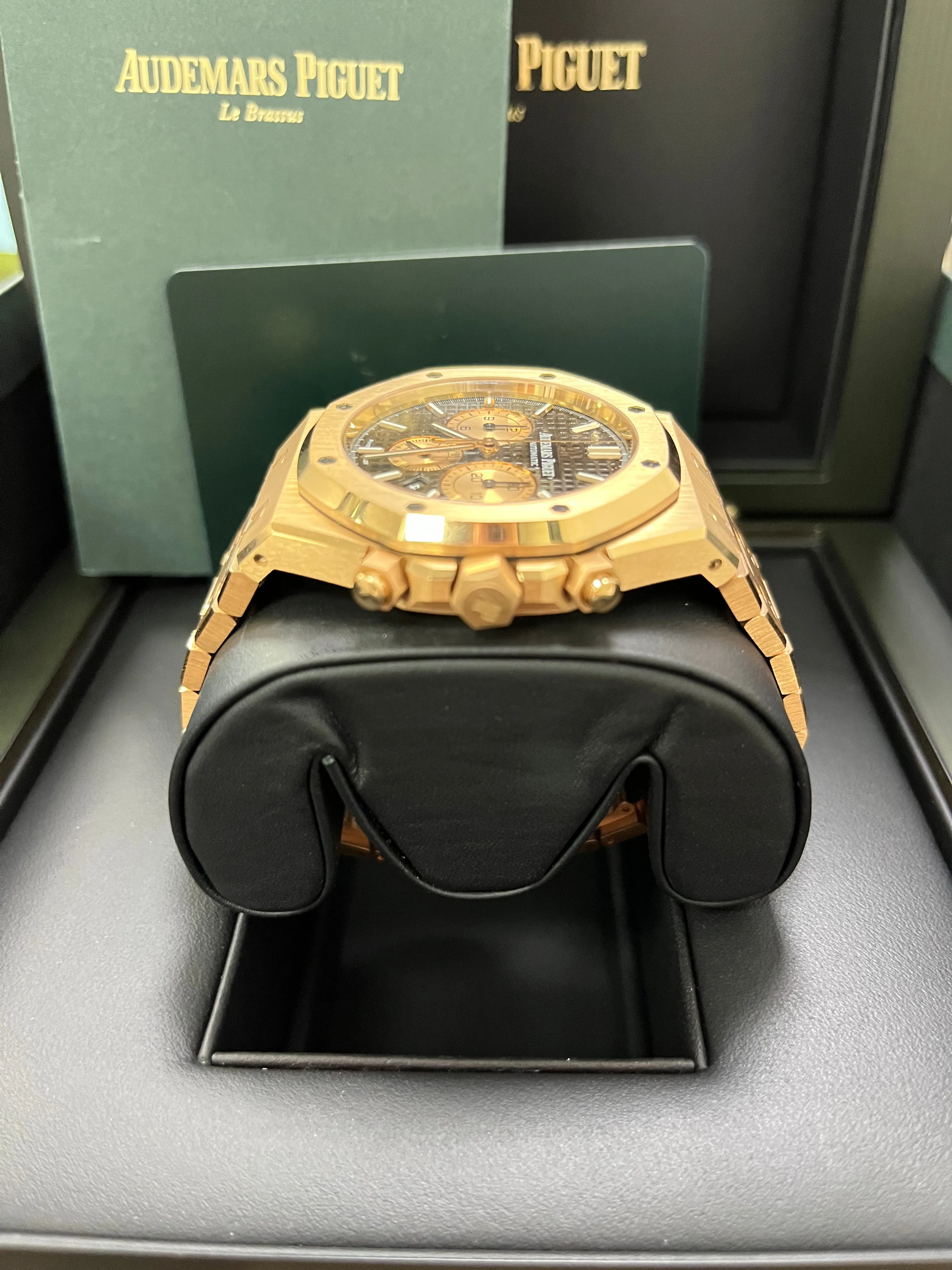 Audemars Piguet Royal Oak Selfwinding Chronograph/ Rose Gold/ Chocolate Dial/ Rose Gold Sub-Dials (Ref#26331OR.OO.D821CR.01)