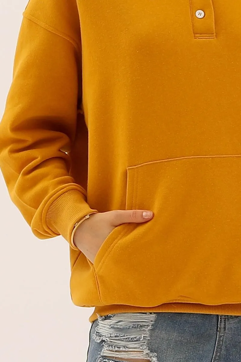 BOTTON COLLAR SWEATSHIRT WITH KANGAROO POCKET