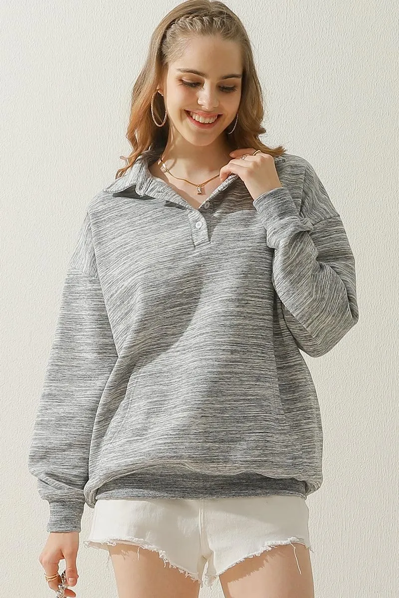 BOTTON COLLAR SWEATSHIRT WITH KANGAROO POCKET