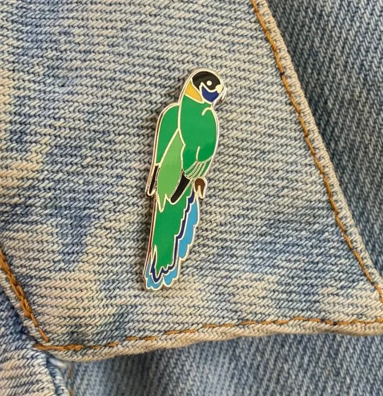 Bush Bling Pin - Ring Neck Parrot