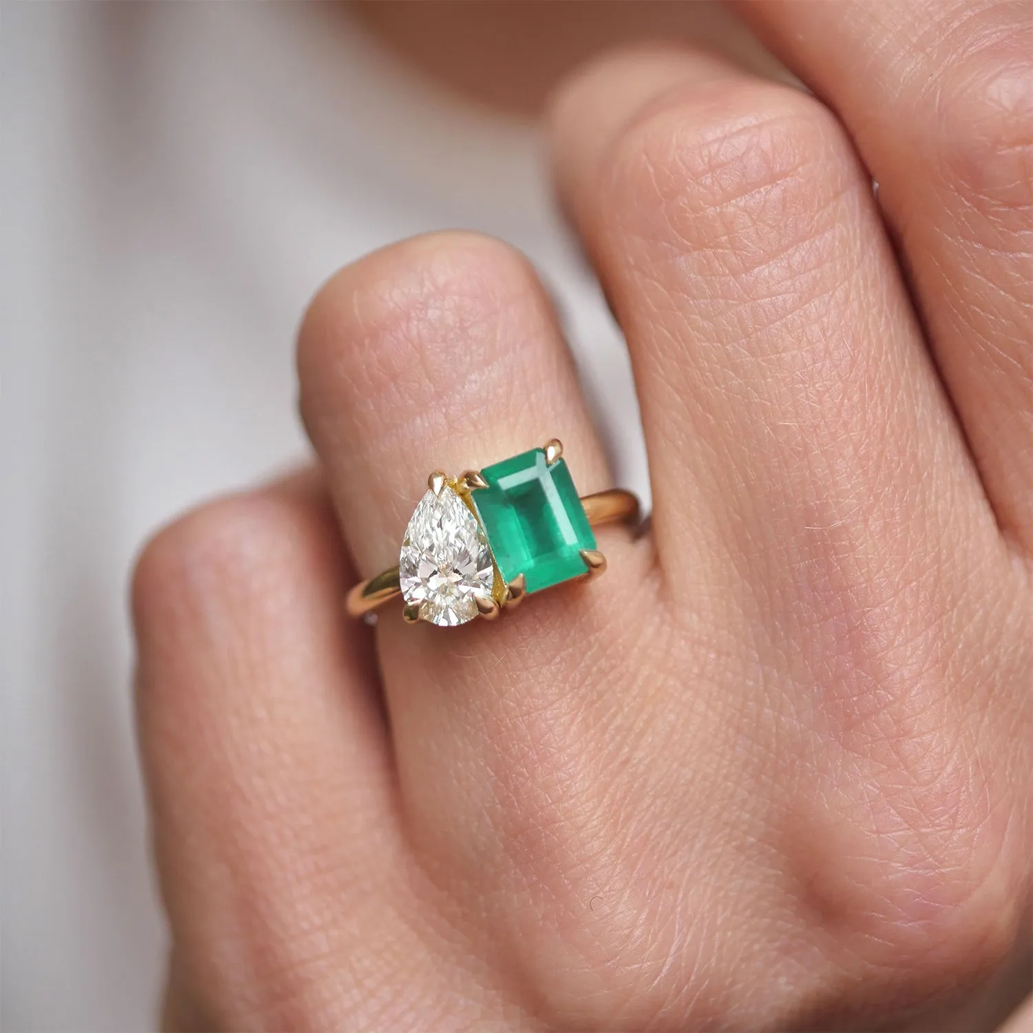 Emerald & Pear Diamond Toi et Moi Ring