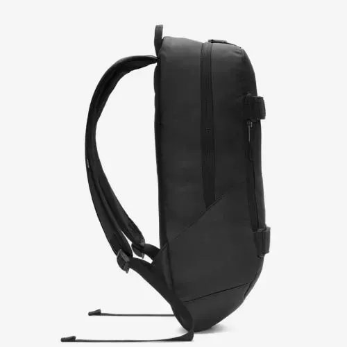 Mochila Nike SB Courthouse Preto