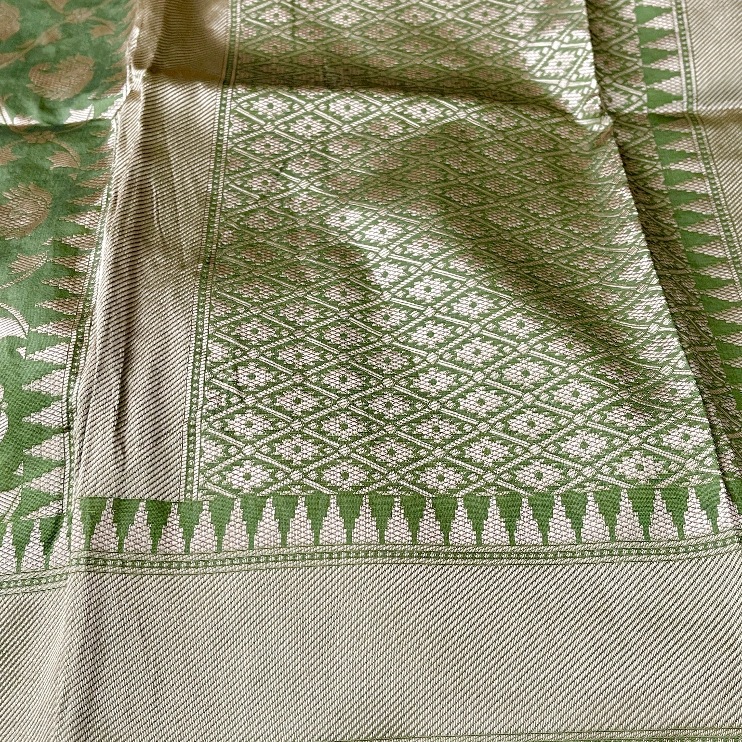 Peridot Green Banarasi Style Dupatta