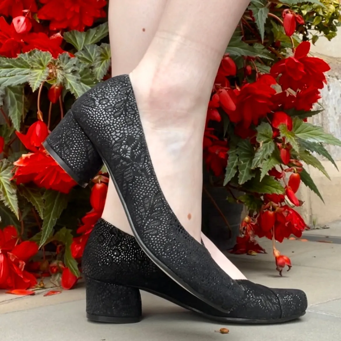 Polo - Black Flower Print low heel shoe