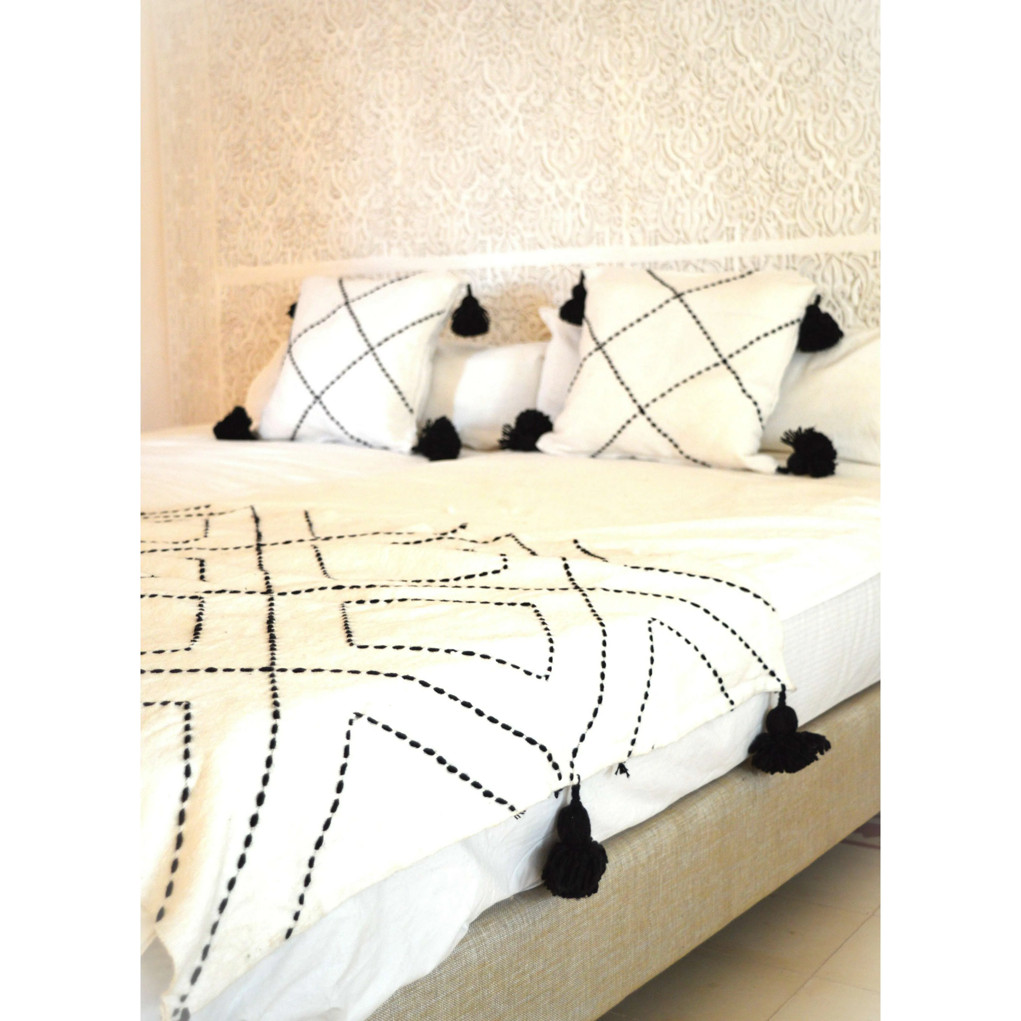 White & Black Beni Ourain Style Moroccan Cushion Pillow Cover